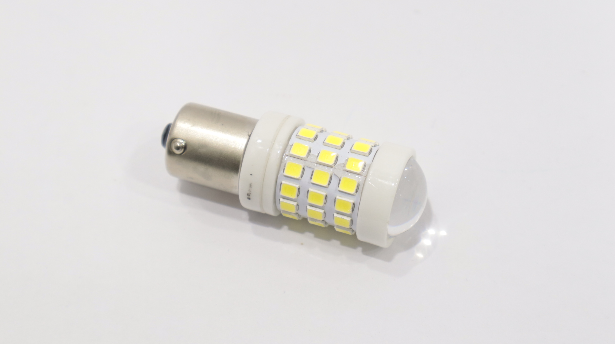 Лампа светодиодная 12/24V 16W T15 46SMD NovoLED